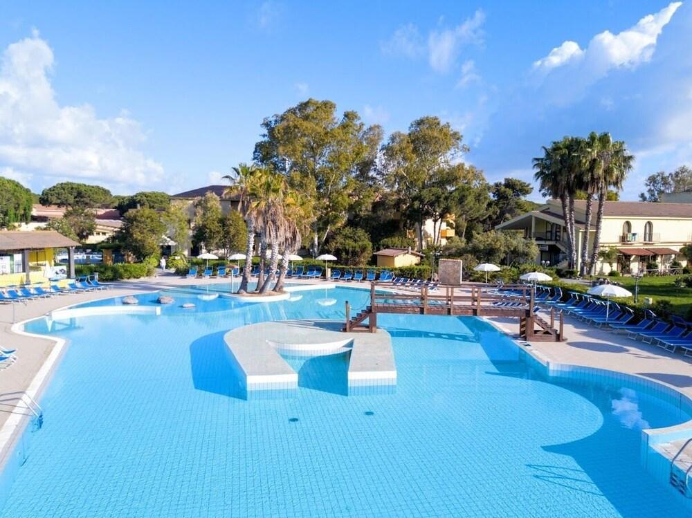 Hotel Fortezza Arborea Exterior photo