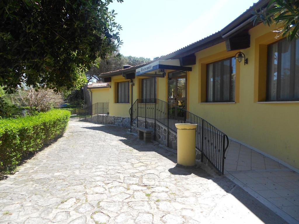 Hotel Fortezza Arborea Exterior photo